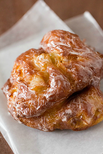 donut doughboys apple fritter