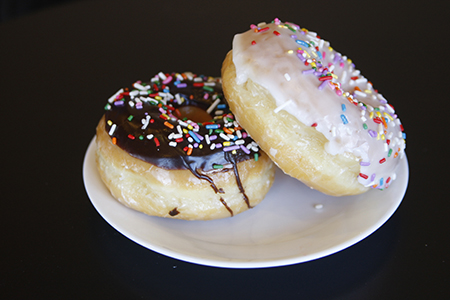 donut-doughnut-sprinkles